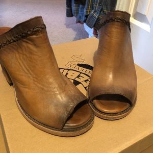 Freebird by Steven Bambi slip on